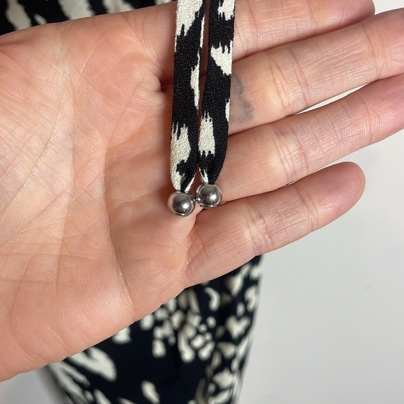 Veronica Beard | Women’s Black & White Ari Skirt Side Cinch Tie Size 4 - Picture 4 of 7